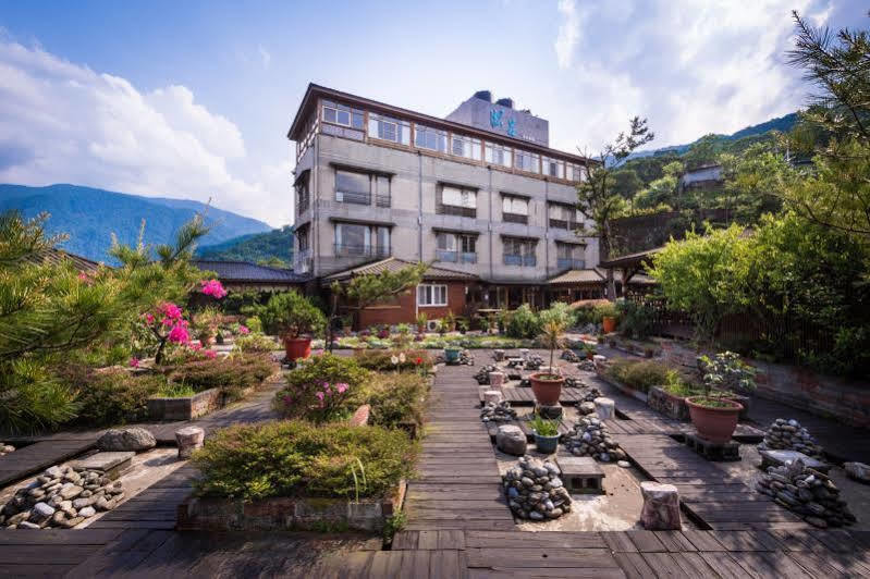 Wulai Sunglyu Hot Spring Resort Exteriör bild